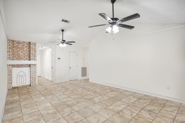 Building Photo - 2 Schill Ave