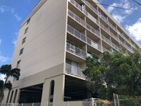 Building Photo - Citron Villa, 1 bdrm, 1 bath, 1 covered pk...