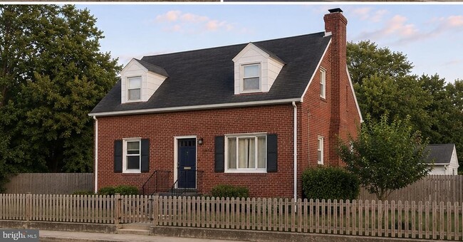 Building Photo - 2414 Key Blvd