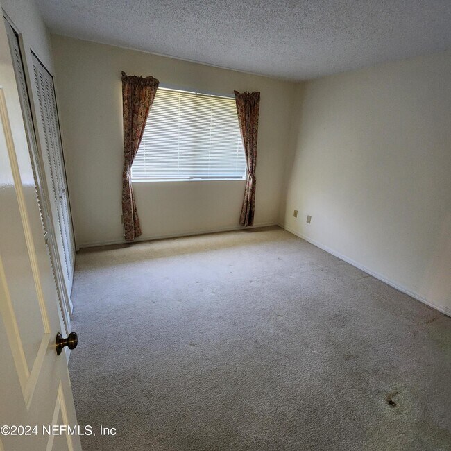 Building Photo - 7623 Baymeadows Cir W