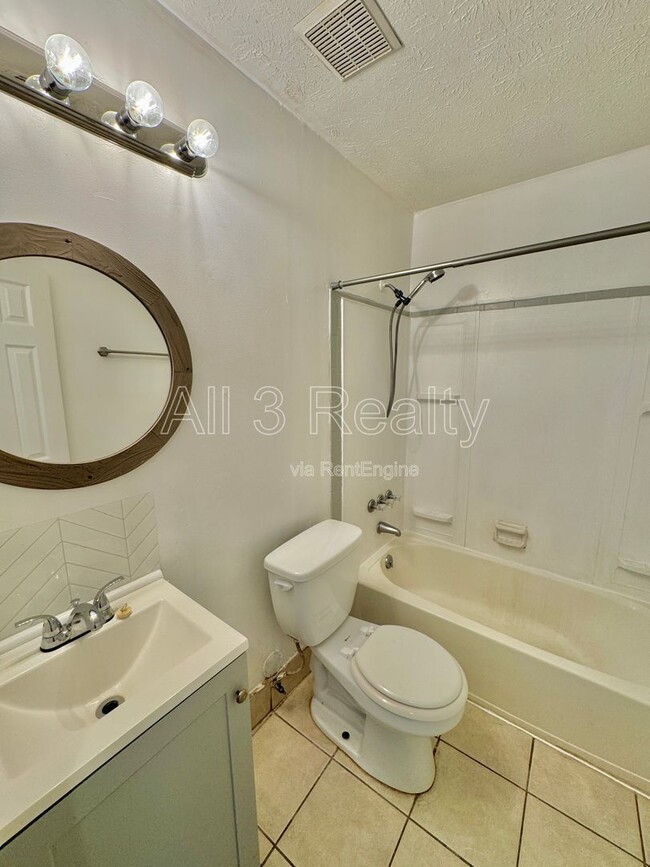 Building Photo - 3022 Montwood Dr