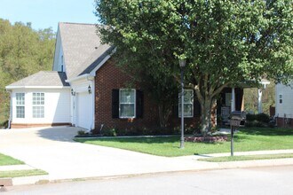 Building Photo - Coming Soon in Farragut!