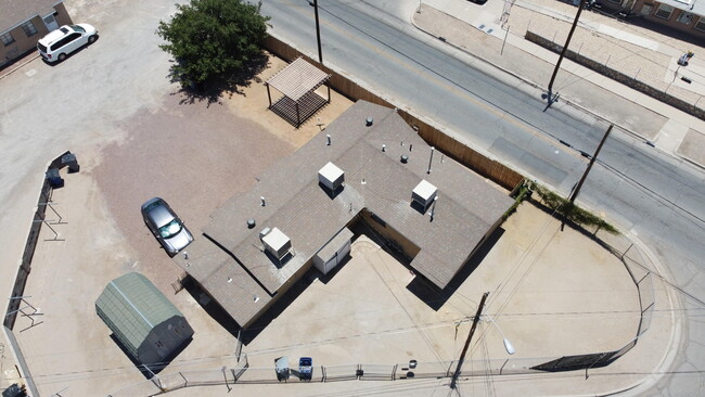 Building Photo - 8903 Old County Dr