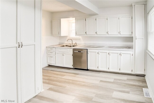 Building Photo - 4706 W 158th St