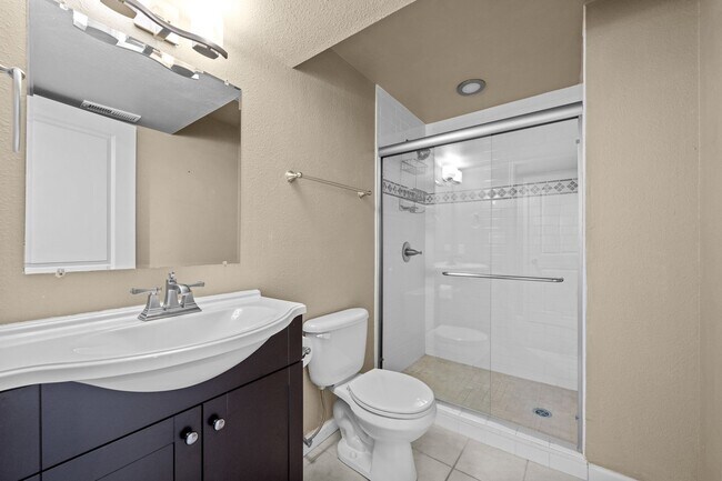Building Photo - Gorgeous home by Sloans Lake!