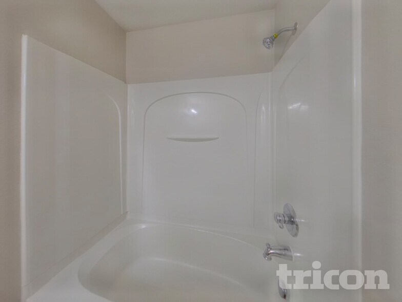 Building Photo - 484 Westmoreland Rd