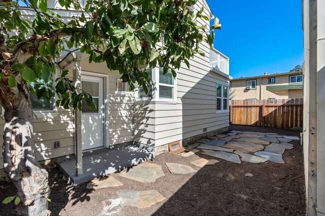 Building Photo - Fully renovated 2 Story Home in Downtown Napa