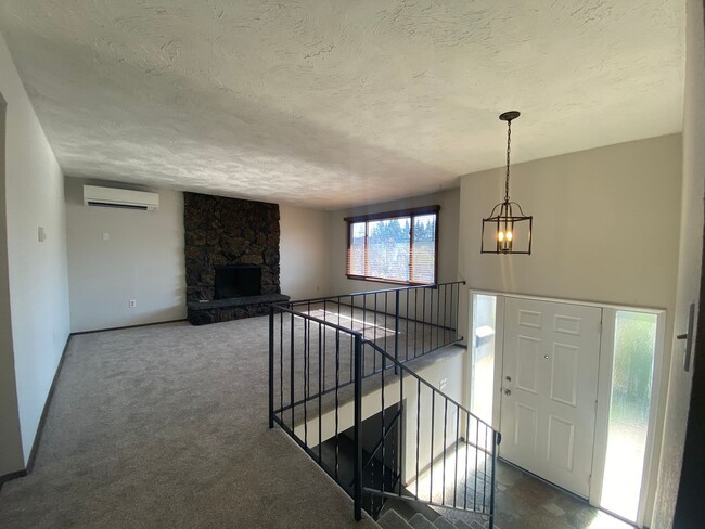 Building Photo - 2531-2533 E 27th Ave