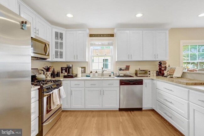 Building Photo - 7618 Leonard Dr