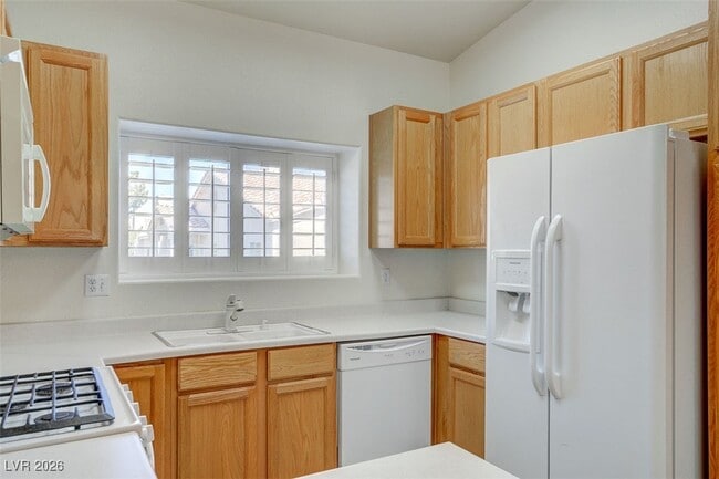 Building Photo - 7450 S Eastern Ave