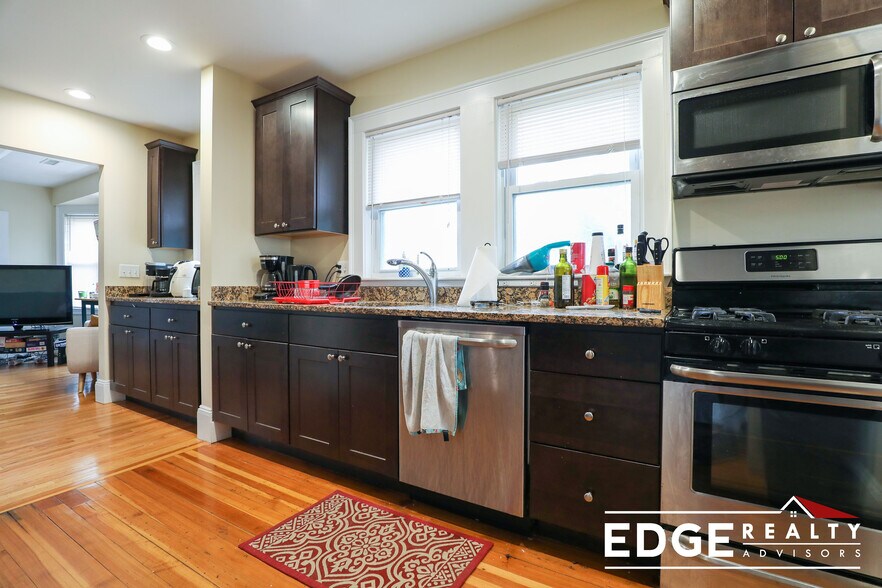 Building Photo - 24 Matchett St