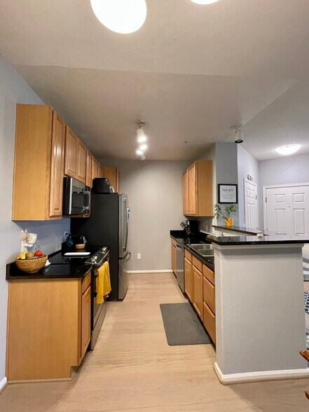 Building Photo - 3035 Blue Sky Cir