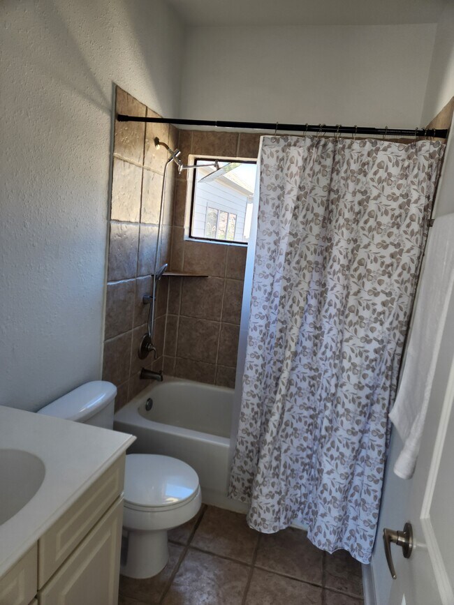 Building Photo - 5223 Eigel St