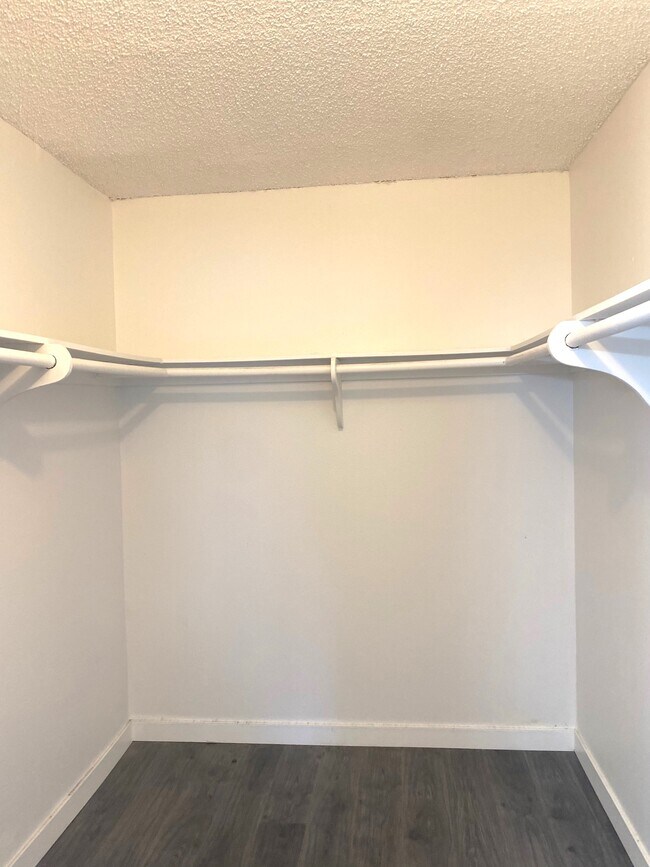 Building Photo - 10535 Wilshire Blvd