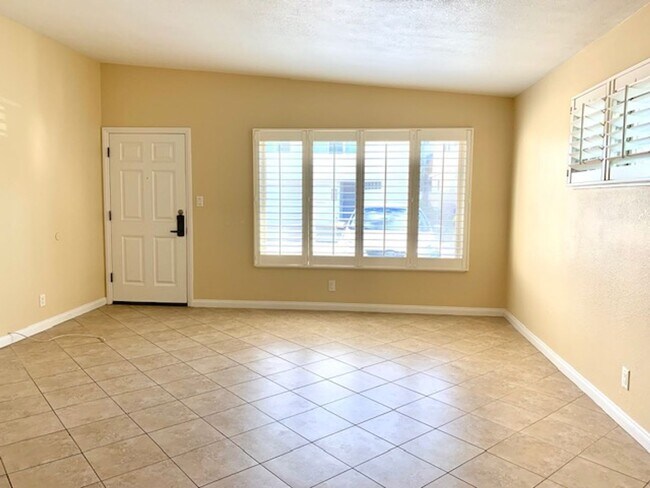 Building Photo - Ventura | 3 Bed + 1 Bath | Belfast Ln