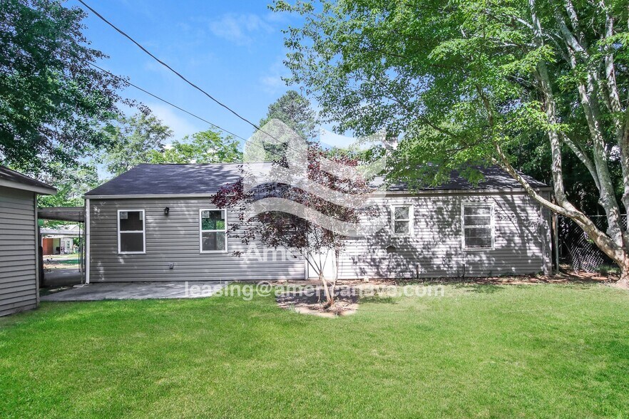 Building Photo - 1126 Alfred St NE