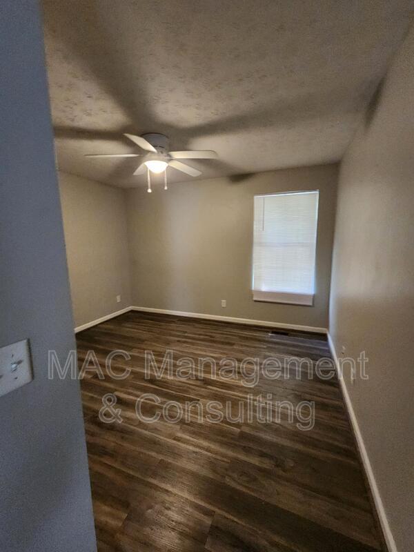 Building Photo - 1300 Byrne Ave