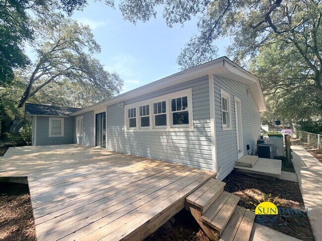Building Photo - 1023 Judith Ave