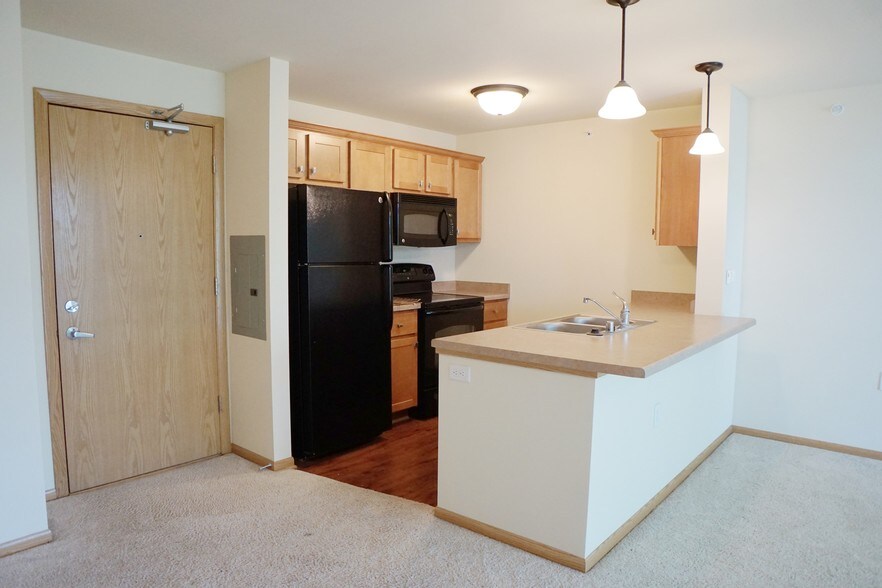 Stone Creek Gardens 6902 East Pass Madison WI 53719 Apartment Finder