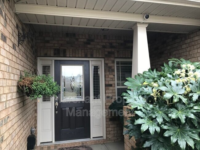 Building Photo - 500 Airdale Ln