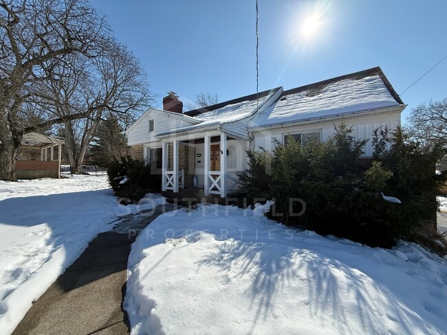 Building Photo - 3175 Ramona Ave