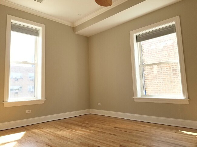 Building Photo - 5923 N Winthrop Ave