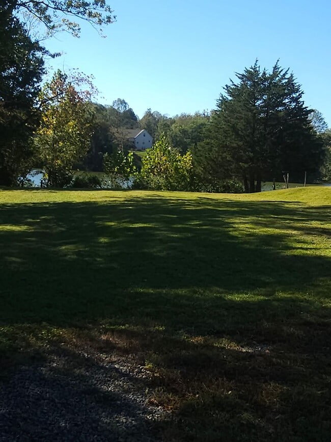 Building Photo - Ruckersville, -1 bedroom/1 bath, Terrace a...