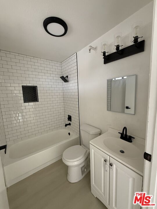 Building Photo - 1816 N Gramercy Pl