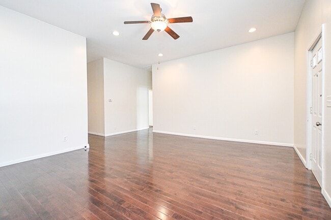 Building Photo - 4110 Eileen Dr