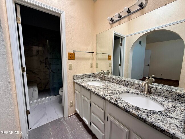 Building Photo - 1301 Tierra Roja St