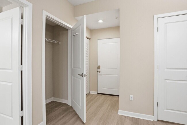 Building Photo - 3605 High Ridge Rd