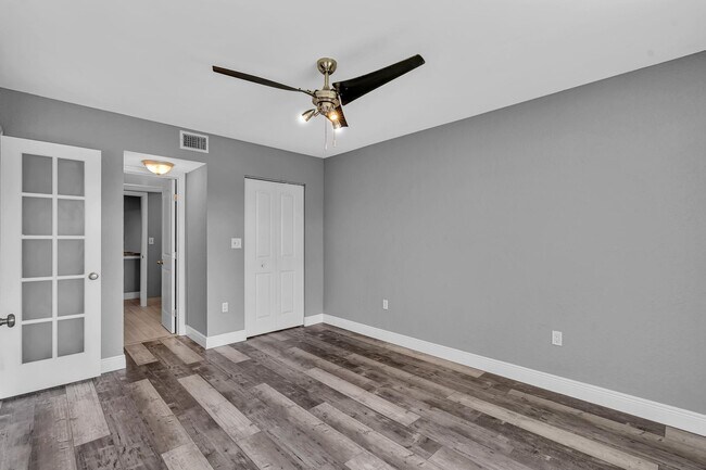 Building Photo - 2803 N Oakland Forest Dr