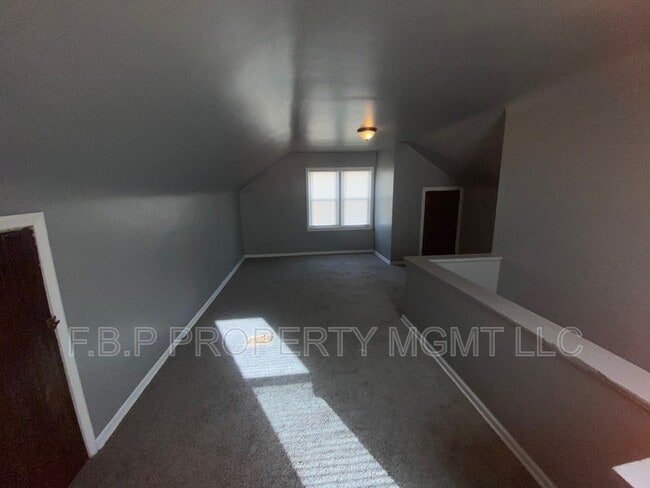 Building Photo - 9954 Evergreen Rd