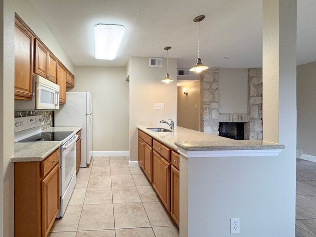 Building Photo - 3843