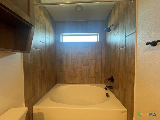 Building Photo - 2408 Duntov Dr