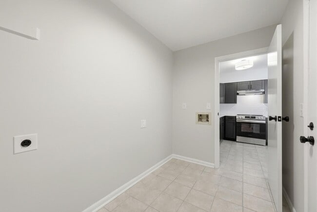 Building Photo - 1331 Cedar St