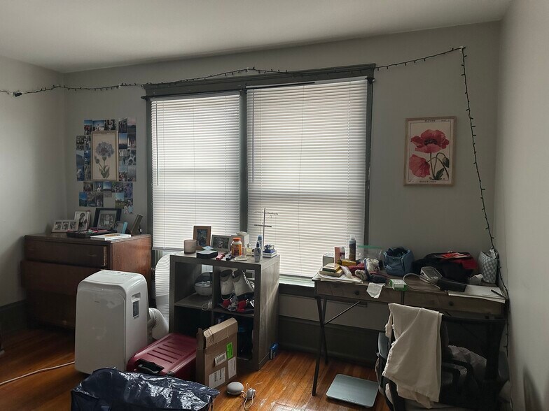 Building Photo - 302 Mitchell St