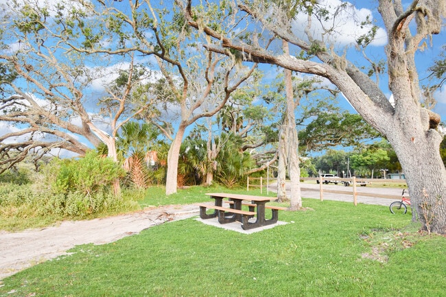 Building Photo - 38 Tarragona Ct