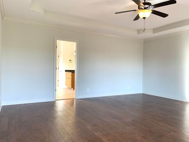 Building Photo - 1533 Edgewater Ln