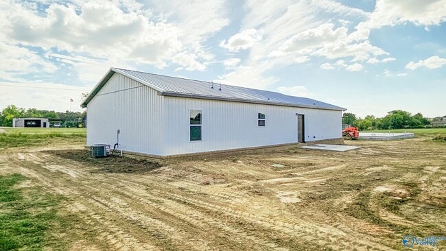 Building Photo - 9257 Stanford Rd