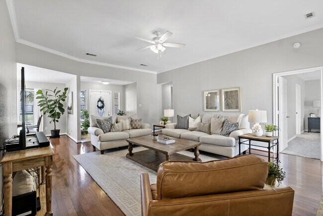 Building Photo - 1317 Baywood Ln