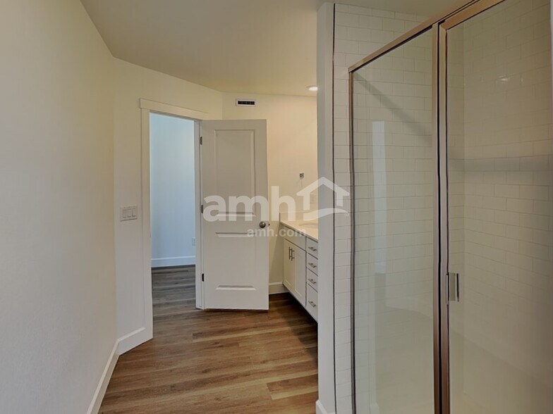 Building Photo - 10071 Potomac St