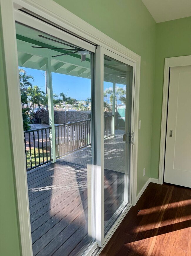 Building Photo - 1276 S Nahale Pl