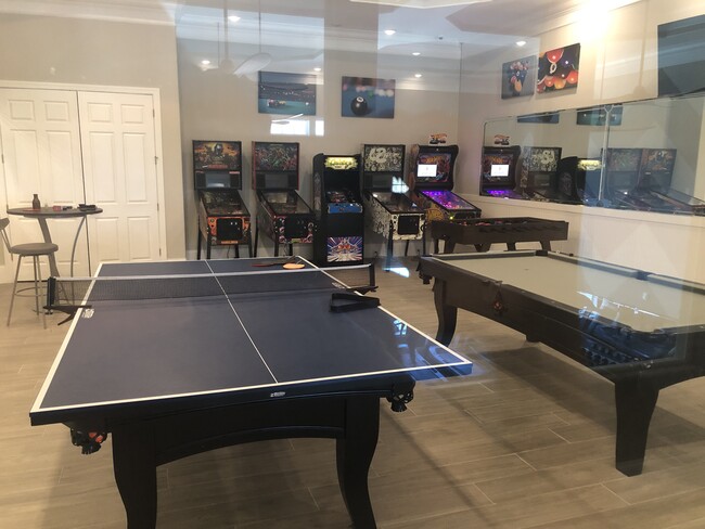 Game room - 2252 Kasota Ln