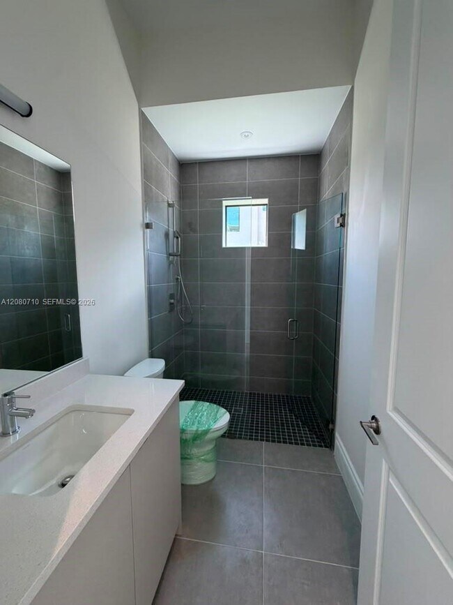 Building Photo - 8540 NW 160th Terrace