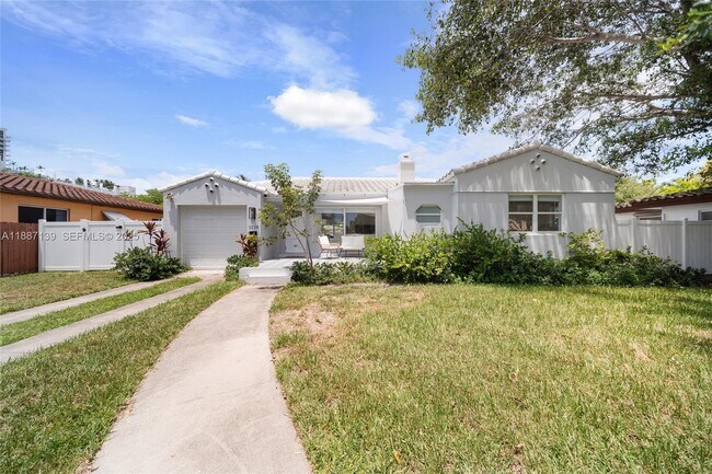 Building Photo - 1625 Hollywood Blvd