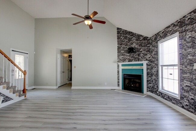 Building Photo - 3660 S Naples Ct