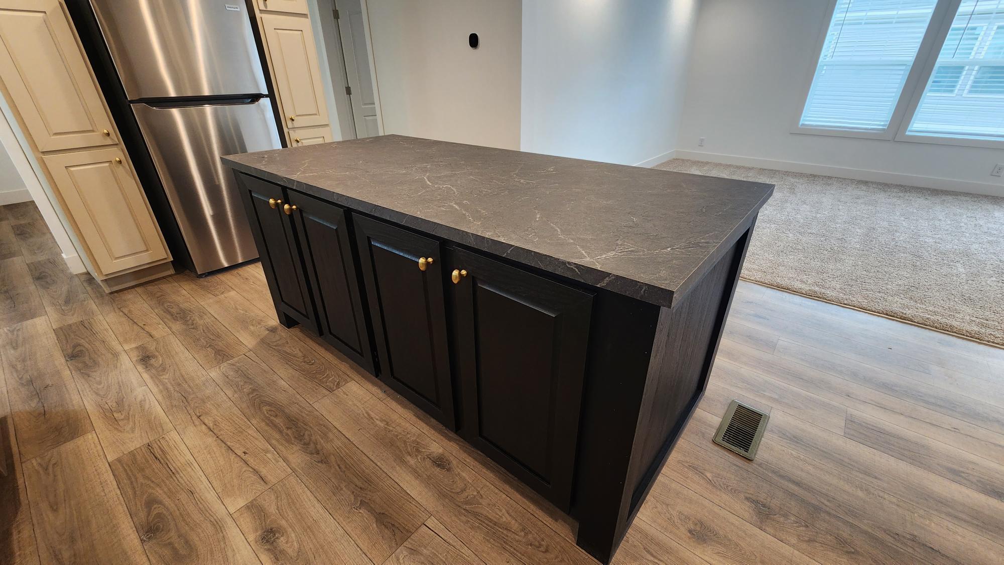 Building Photo - 3735 Pinoak St