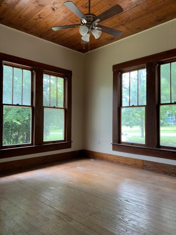 Building Photo - 605 E Main