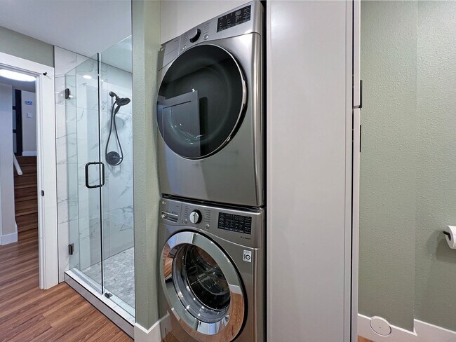 Building Photo - Gorgeous 3 Bedroom 2 Bath Home in Desirable Fairwood, Renton